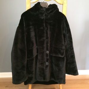 Gap Oversize faux-fur jacket